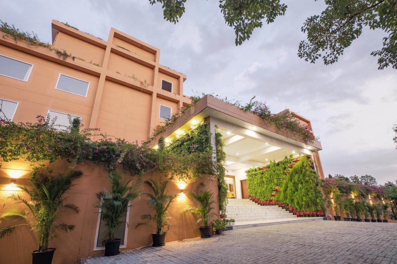 The Lalita Grand Mathura- Vrindavan Exterior foto