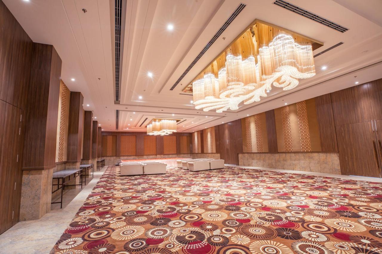 The Lalita Grand Mathura- Vrindavan Exterior foto