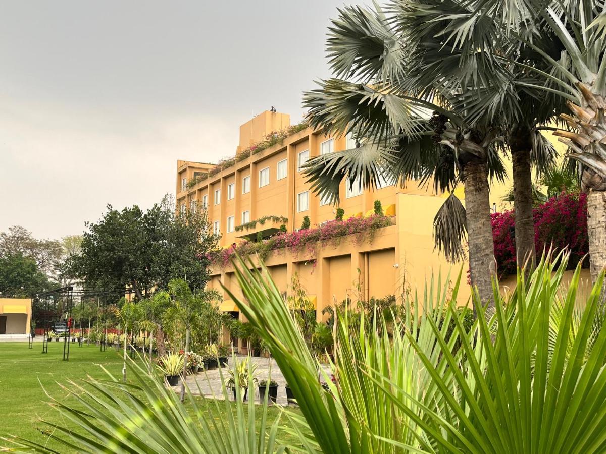 The Lalita Grand Mathura- Vrindavan Exterior foto